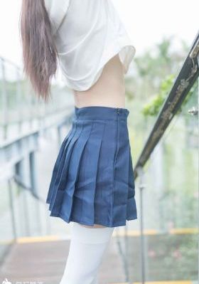 少妇老师勾引我做爰电影